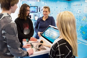 Neuenstadt/Weinsberg: Lern-Truck macht Lust auf digitales Arbeiten (26.-30.01.)